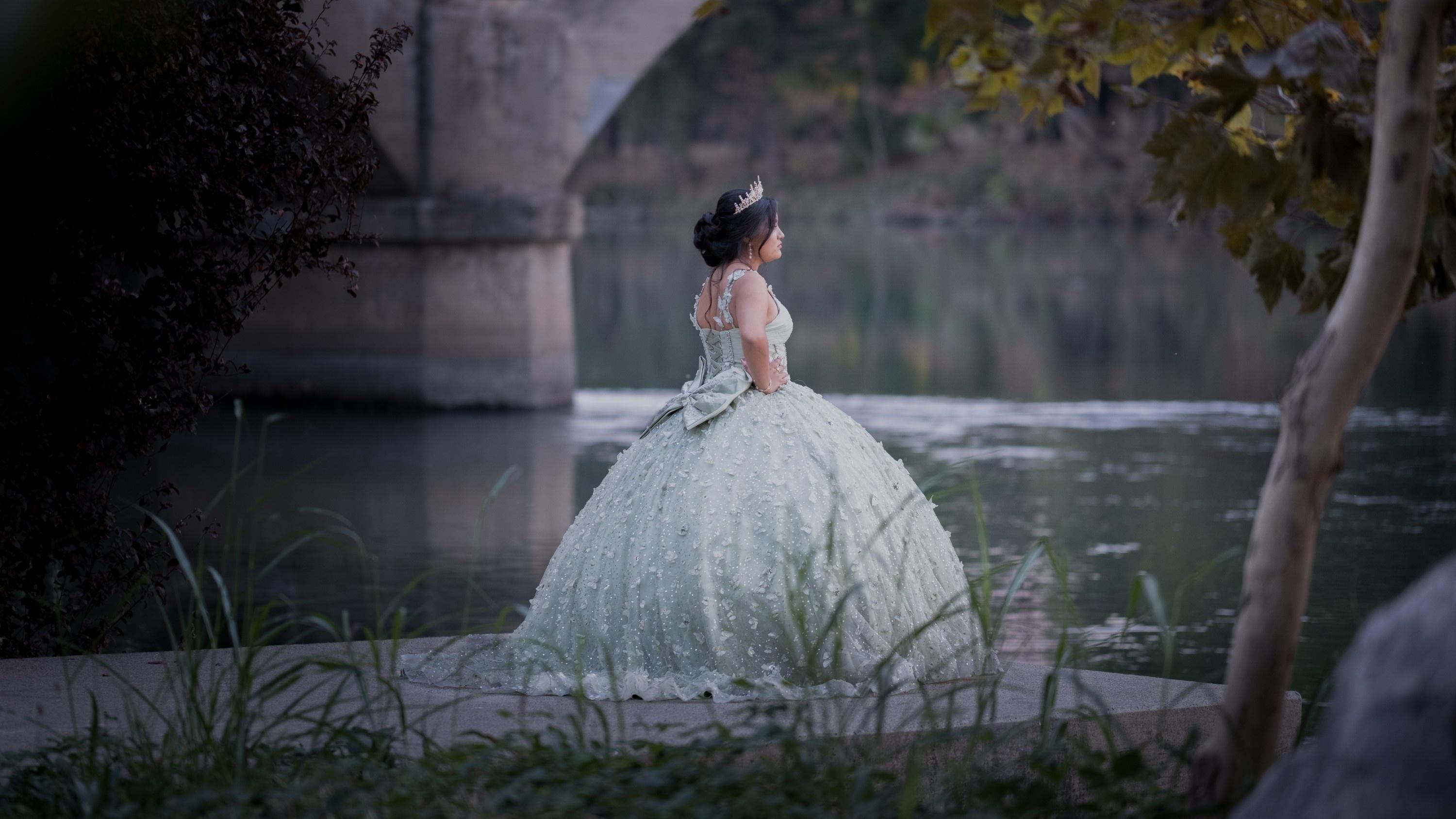 carousel-hero-element image-3